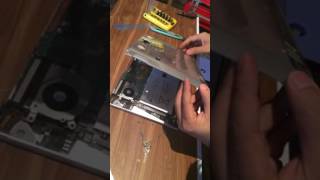 Open laptop sony vaio duo 13 full