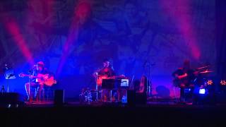 SONOHRA al Teatro Sociale di Mantova cantano "Sultans of swing" di Mark Knopfler