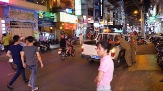 Bùi Viện - Saigon Backpacker Area at Night 2014