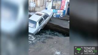 Авто провалилось в огромную яму в пригороде Костаная