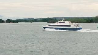 Ocean Jet 2 overtaking FastCat M3