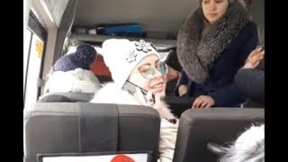 Женщина в костромской маршрутке .