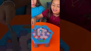 NO DEJES CAER EL PINGÜINO O PASTELAZO CON MIS HERMANITAS !!