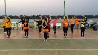 dancing by panita รำประยุกต์(ห้อง4)24/2/61