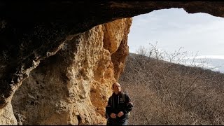 В долине Красных пещер.
