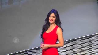 Kareena Kapoor  amp Katrina Kaif Catfight In London   WATCH WHY Video   Rediff Videos