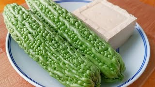【小穎美食】苦瓜最近火了，加一塊豆腐，簡單一做，出鍋連湯汁都不剩！