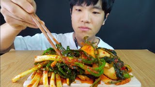 ASMR | 총각김치, 파김치 먹방 Chonggak kimchi, Pa Kimchi MUKBANG | No Talking | Real Eating sound