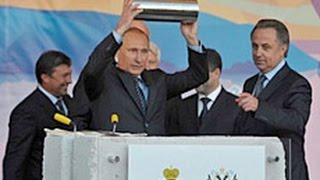 Владимир Путин заложил капсулу в основание стадиона к ЧМ-2018