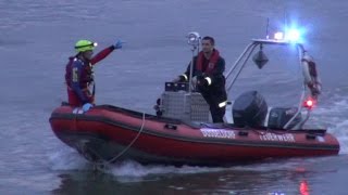 [PERSON IM RHEIN] - Doppelte Meldung - Feuerwehr Düsseldorf & Dormagen - Eine Person gerettet -