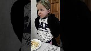 Моя казашечка хочет гормон радости-шоколадку))
