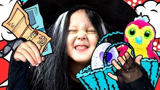 МАГАЗИН ИГРУШЕК Маленькая Ведьмачка купила все игрушки! Амельке не достались игрушки