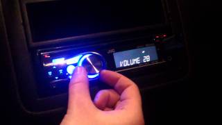JVC KD-R711 w Polo 6n2 [stock speakers]