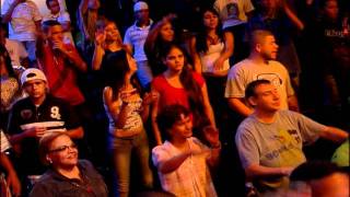 "Mundos em particular", por AXL e Rashid