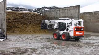 Bobcat S650 and Horst Roll out bucket