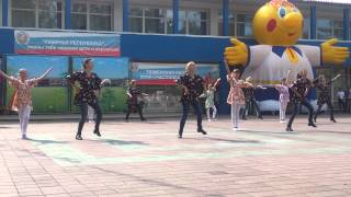 танец в ночнушках