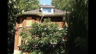 Exploring a Cool Large Abandoned House in Whitby, Ontario