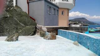 КРЫМ | АЛУШТА | УТЕС | ОТЕЛИ РИФ и НОГИ В МОРЕ | ПЛЯЖ