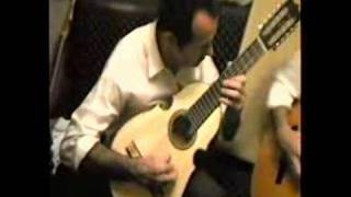 Cuatro: Pipo & Raphael play an "Aguinaldo Cagueno"