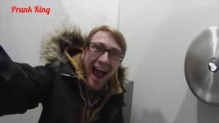 Уронил Дилдо в туалете! Прикол 2015!   Dropped the Dildo in the toilet!