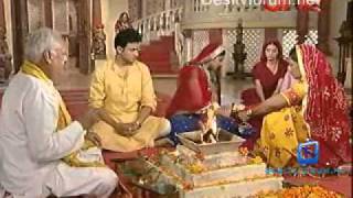 Kesariya Balam Aavo Hamare Desh   30th June 2011 Video Watch pt1