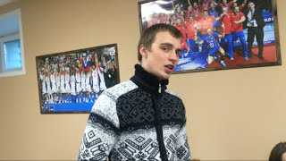Джони усик-2 серия(залесть на башню ради рыбки)
