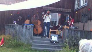 Elin Larsson & Karin Hammar Runmarö aug 2011