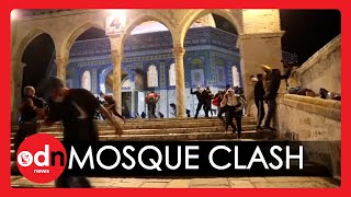 HUNDREDS Injured in Jerusalem During Intense Clashes Around Al-Aqsa Mosque