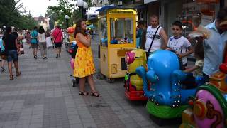2017.07 Болгария. Поморие. Вечером на пешеходной улице и катание в конном экипаже
