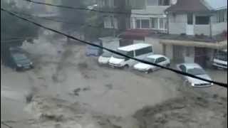 Наводнение и цунами във Варна отнася кола / The brutal HAARP flood rain tsunami is draging a car