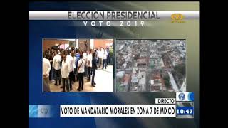El presidente Jimmy Morales emite su voto