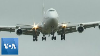 Charter Plane Carrying Wuhan Evacuees Lands in Britain
