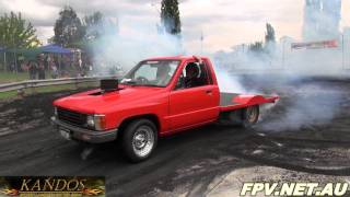 TOYOTA HILUX V8 ( MORTON ) BURNOUTS AT KANDOS 2012