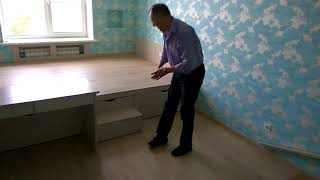 Подиум с выкатной кроватью, рабочей зоной и стеллажом | Мебель для квартир и студий