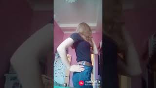 Руки под платьем