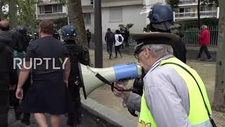 France: Yellow Vests protesters among rally-goers slamming health pass in Paris