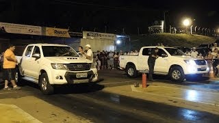 Toyota Hilux 2013 Drag Race | Segunda Quente Race Park - 1080p HD