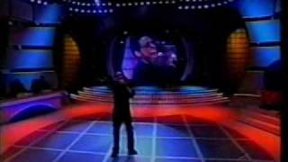 Ricky Vallen canta "Canção da América"