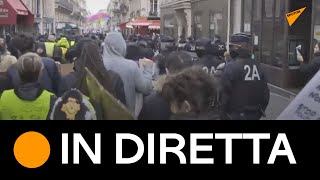 #Parigi: gilet gialli protestano contro le politiche del governo