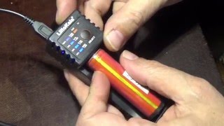 Маленькая зарядка LiitoKala Lii-100 из GearBest