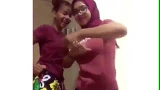 VIDEO VIRAL!!  CEWEK JILBAB MAIN VAPER HAMPIR KECIUM