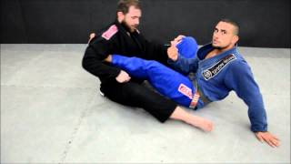 Alan Belcher ensina posição de Jiu-Jitsu e chama de "brecha na lei"