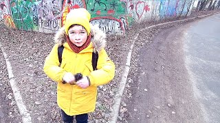 ШКОЛЬНИК УКРАЛ СТВОЛ У БАТИ ИНКАССАТОРА. МАМКА В ШОКЕ. Манифест спасибо за идею