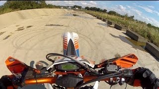 KTM 350 EXC-F 河原で遊ぶ