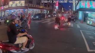 《高雄》南華路與五甲二路口 (肇事逃逸)