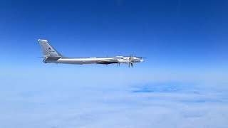 Ту-95МС патрулируют нейтральные воды северной части Тихого океана