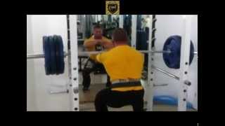 SENTADILLA FRONTAL DESCENDENTE DE 180 KG A 100KG