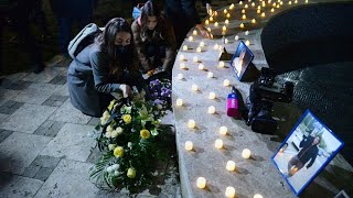 ლექსო ლაშქარავას ხსოვნას: პარლამენტთან სამგლოვიარო აქცია გაიმართა - ვიდეო