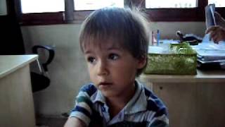 3 year-old bilingual child switching between English and Portuguese