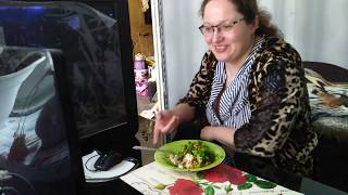 Mukbang. Мукбанг. Завтракообед. Горошек и печень трески.